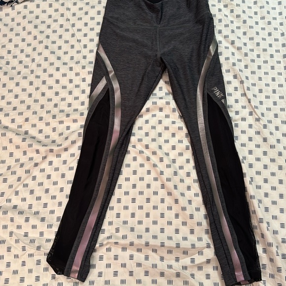PINK Victorias Secret Ultimate size medium - Picture 1 of 4